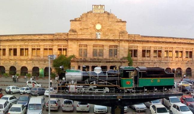 Nagpur Station, Wikimedia, Ganesh Dhamodkar 647 020116012045